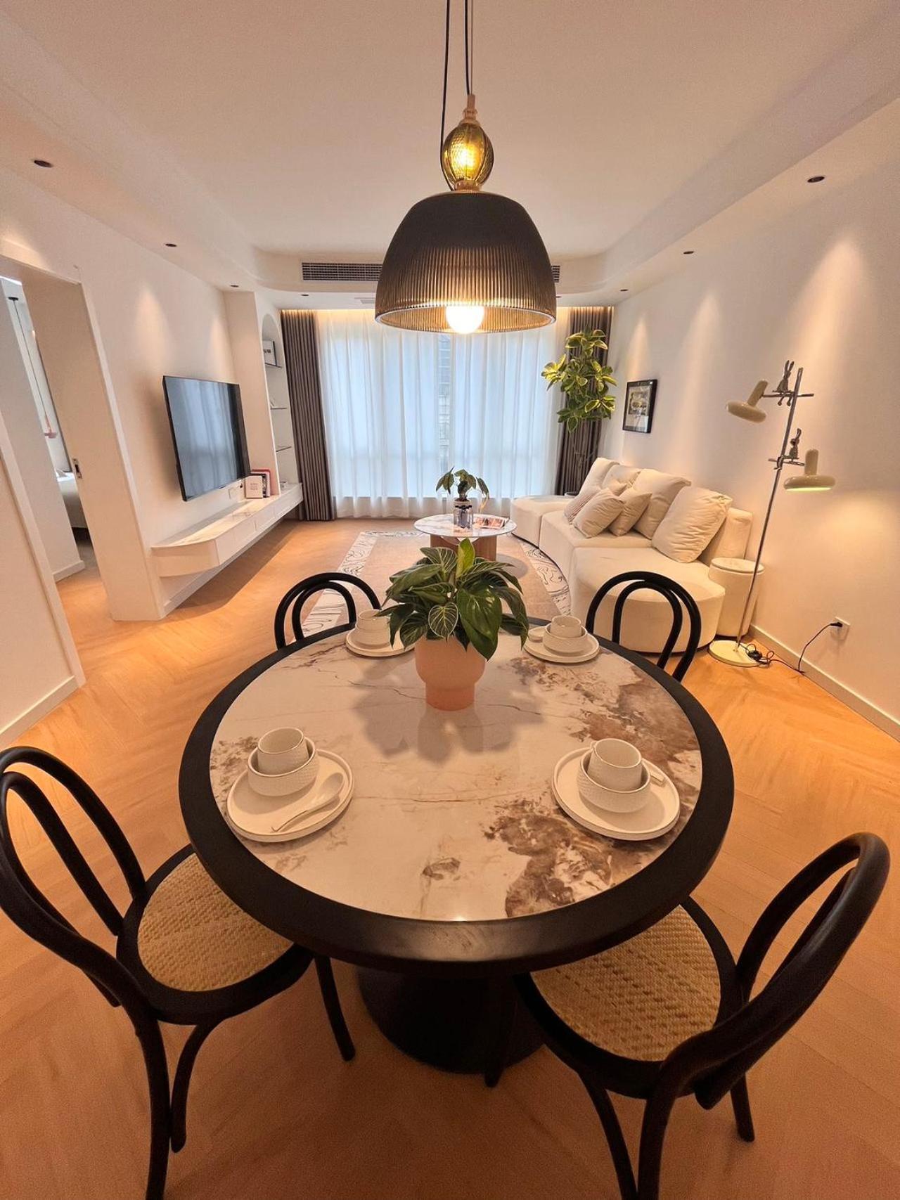 Ehub - Walk To Yuyuan Garden, The Bund And People's Square, Boutique 3bedroom Fully Equipped Family , Very Close To Subway Apartment Shanghai
