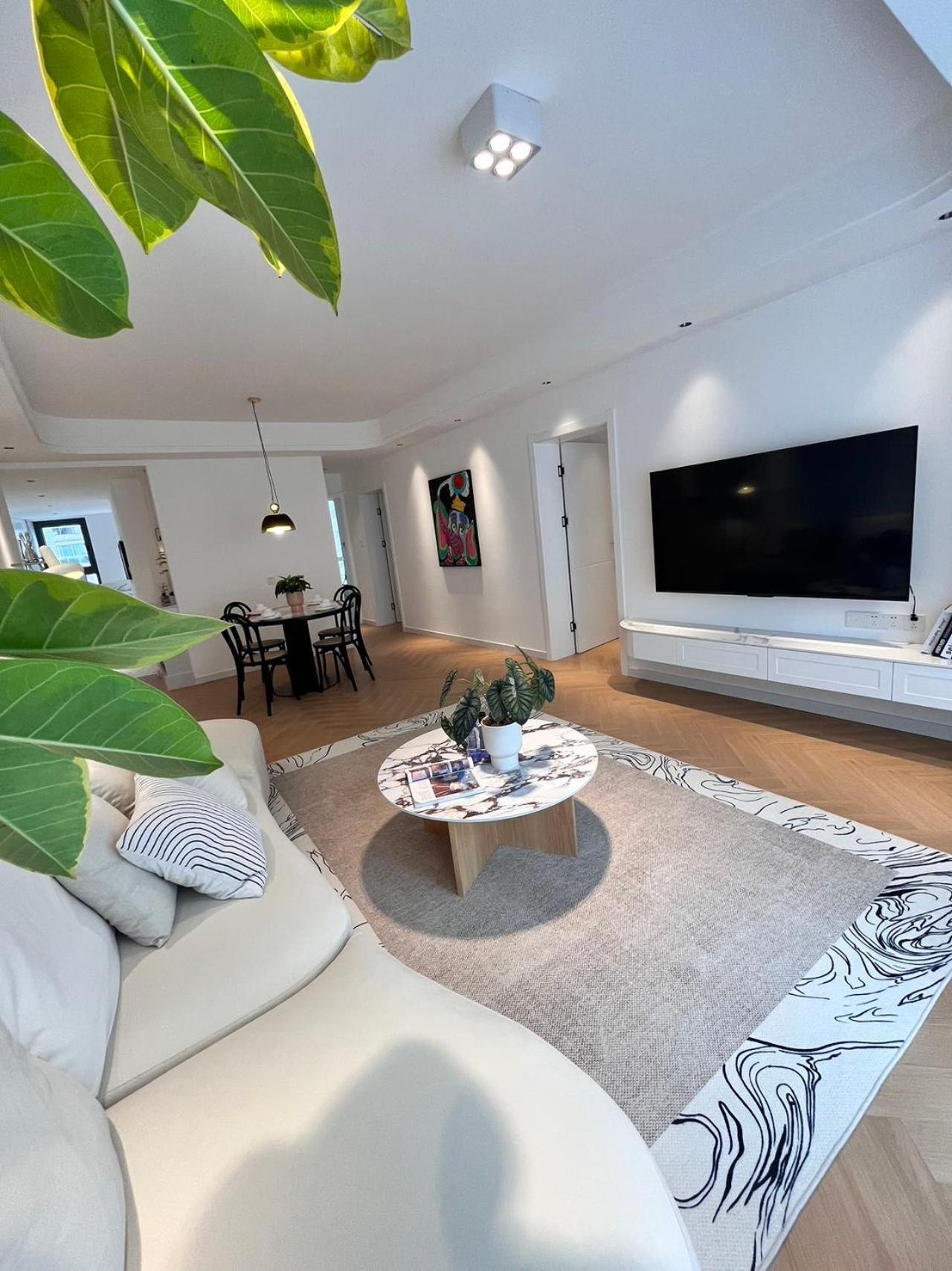 Ehub - Walk To Yuyuan Garden, The Bund And People's Square, Boutique 3bedroom Fully Equipped Family , Very Close To Subway