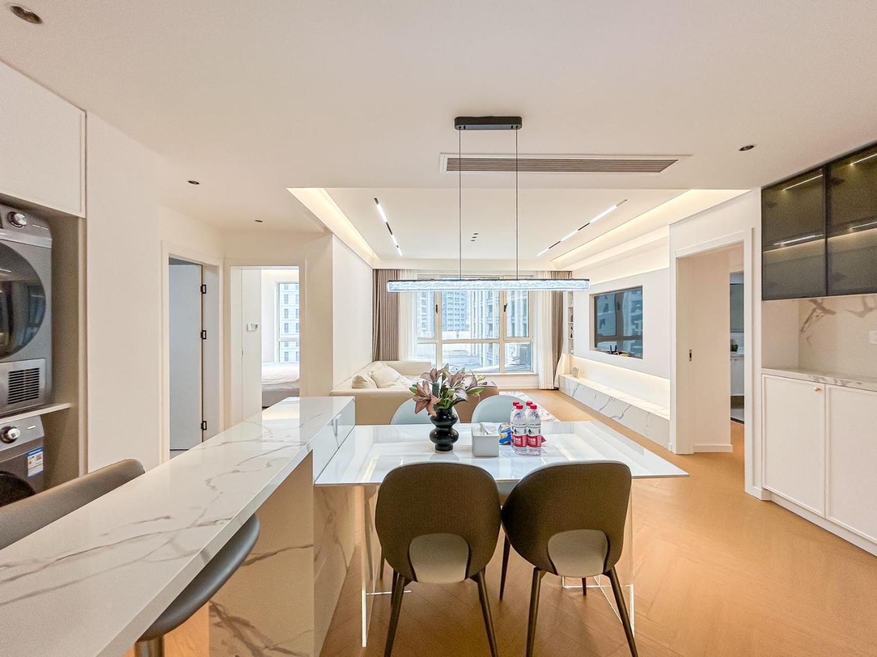 Apartment Ehub - Walk To Yuyuan Garden, The Bund And People's Square, Boutique 3bedroom Fully Equipped Family , Very Close To Subway *